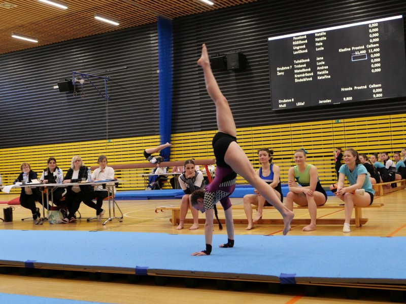 Závody v gymnastice v hale Věry Čáslavské