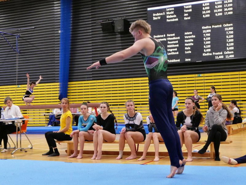 Závody v gymnastice v hale Věry Čáslavské