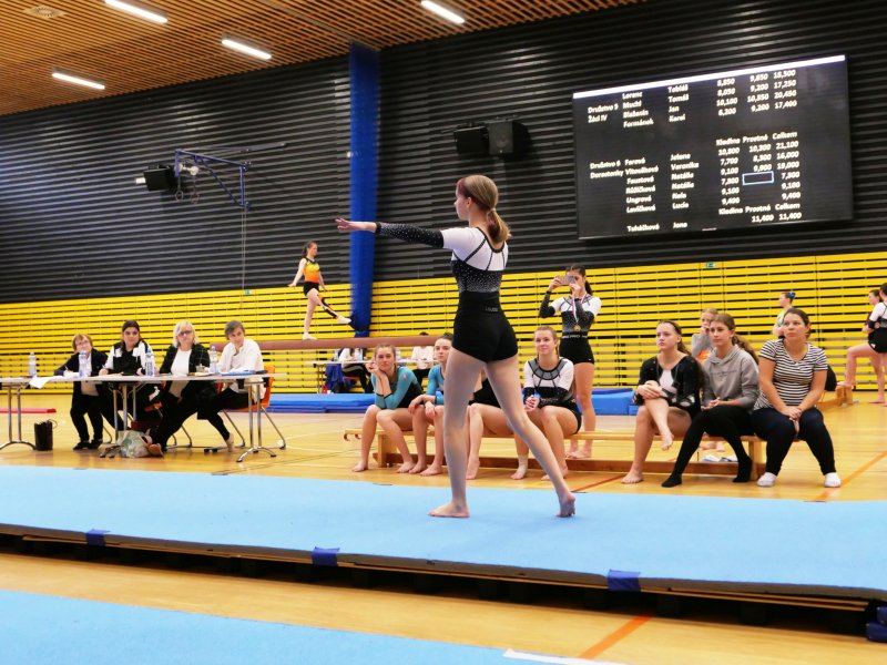 Závody v gymnastice v hale Věry Čáslavské
